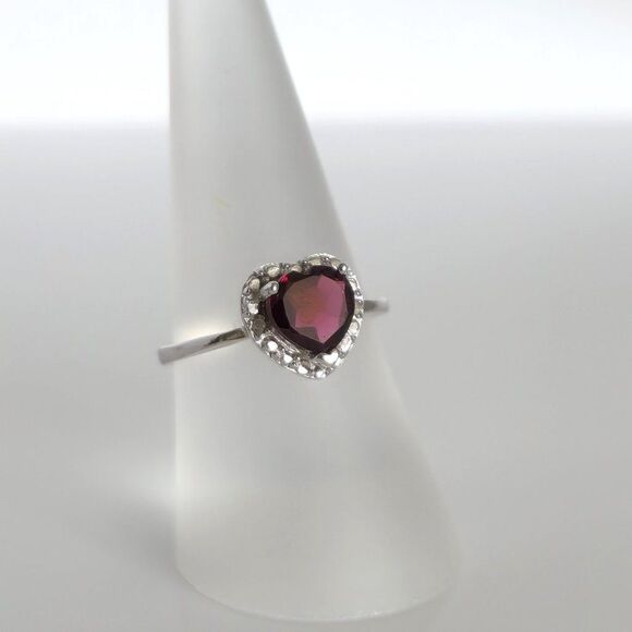 Garnet Heart Ring Size 7 - Picture 3 of 8